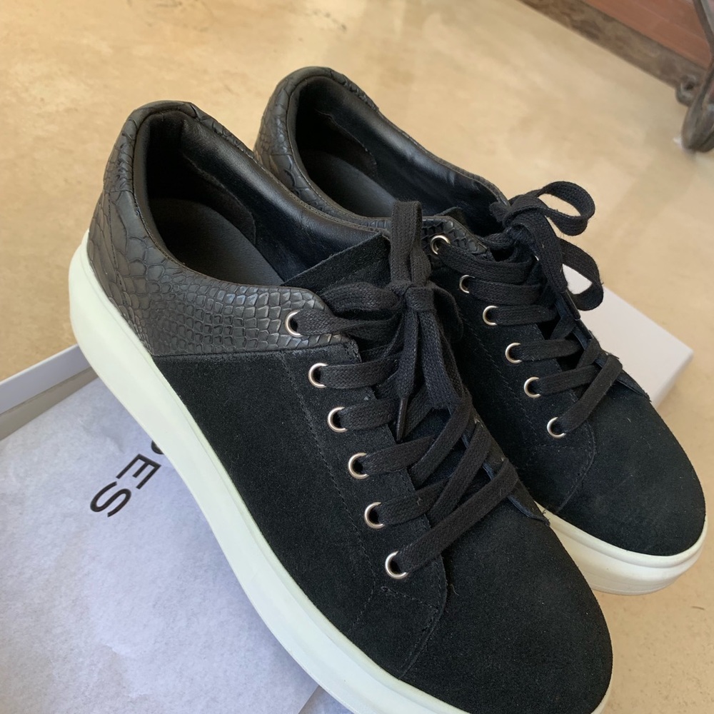 J/Slides Dania black platform sneakers